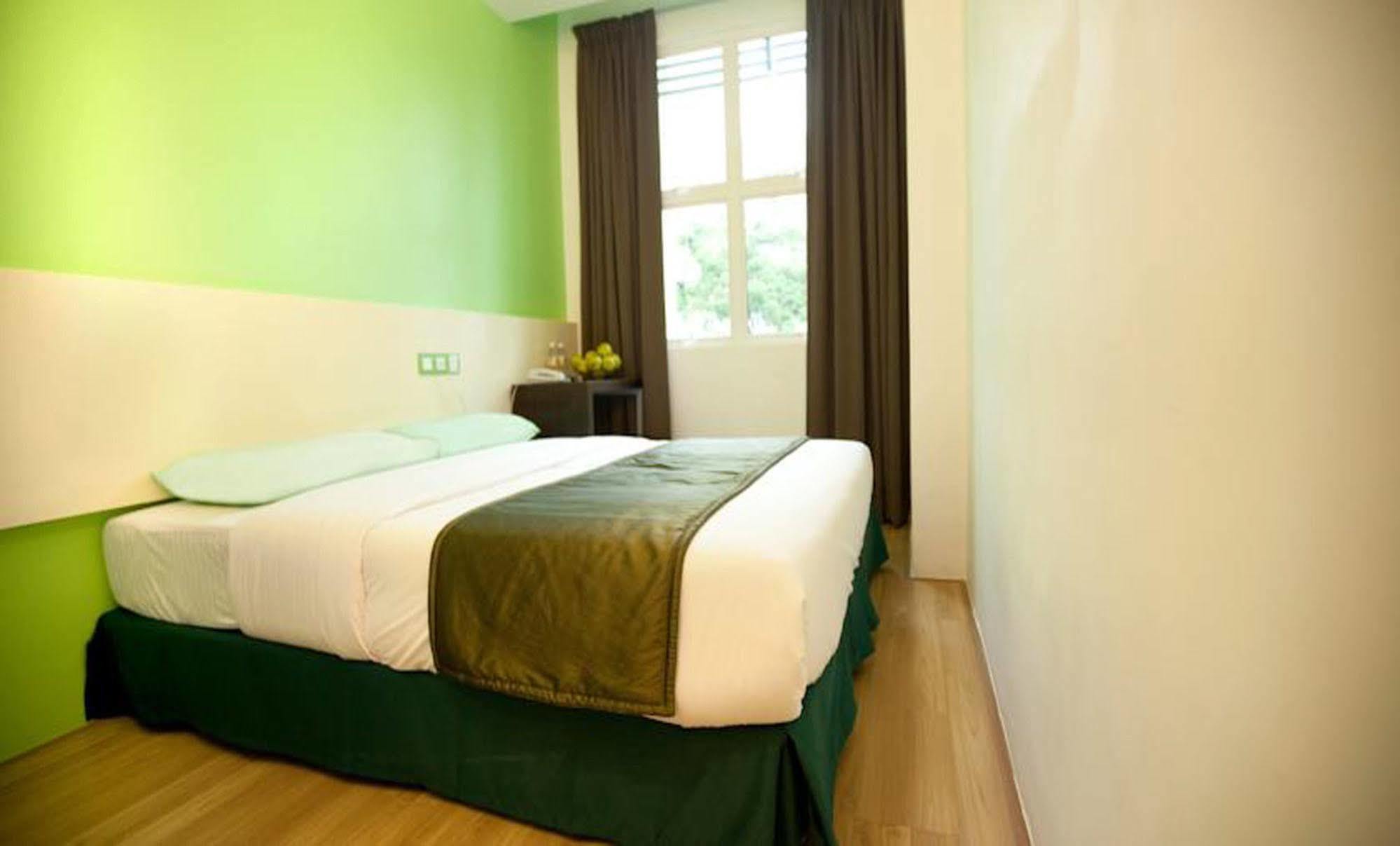 Apple Hotel